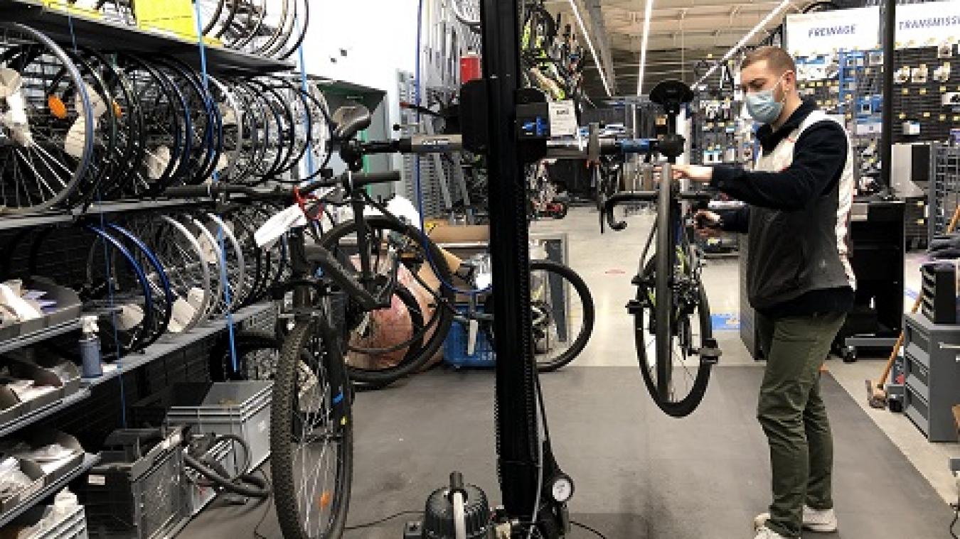 DECATHLON Amphion fond dans le v lo d occasion Le Messager