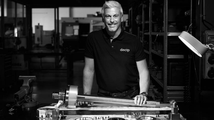 Hervé Favre est à la tête de l'entreprise familiale. Depuis les années 80, le groupe Decip propose la vente et le dépannage de machines-outils.