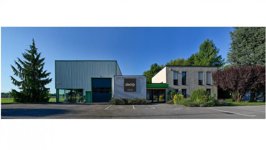 Les locaux de l'entreprise sont situés à Saint-Pierre-en-Faucigny, en plein coeur de la vallée de l'Arve, pour autant l'activité de Decip est proposée au niveau national.
