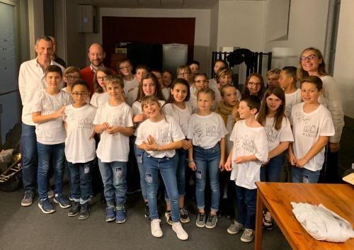 (VIDEO) Ibrahim Maalouf a mis le feu sur scène avec les écoliers de Bons-en-Chablais