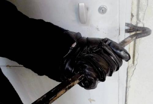 La Roche-sur-Foron : l’auteur de deux cambriolages arrêté à Poisy La Roche-sur-Foron : l’auteur de deux cambriolages arrêté à Poisy