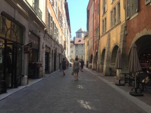 Annecy deuxième ville de France la plus piétonne !