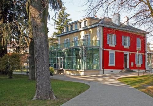 La Villa du Parc: une perle de culture au cœur du Genevois