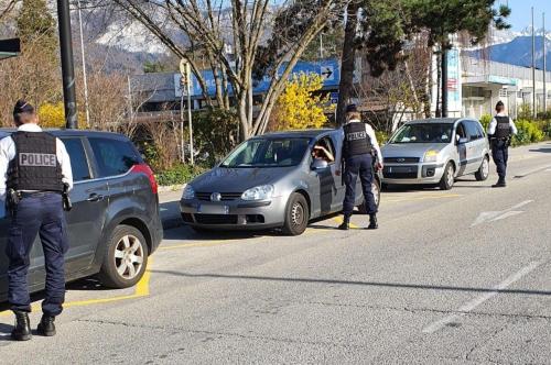 Annecy : ils ne respectent pas le confinement et finissent en garde à vue