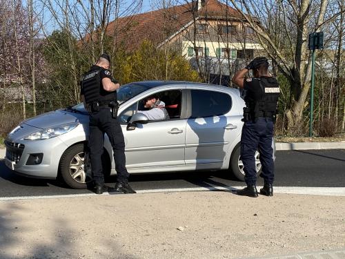 Pays de Gex : les contrôles continuent malgré le déconfinement ! Pays de Gex : les contrôles continuent malgré le déconfinement !