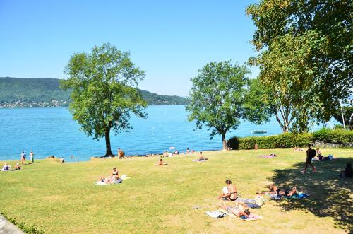 Haute-Savoie : vous pourrez vous baigner dans les lacs… après la Pentecôte