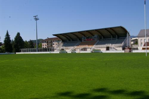 FC Annecy-Le Mans FC: deux nouvelles tribunes installées au stade de Rumilly