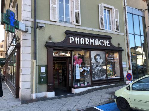 La Roche-sur-Foron : une pharmacie met en place un drive pour les tests Covid