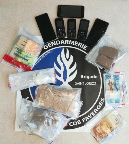 Bout du lac d’Annecy : les gendarmes mettent un coup d’arrêt à un trafic de drogue