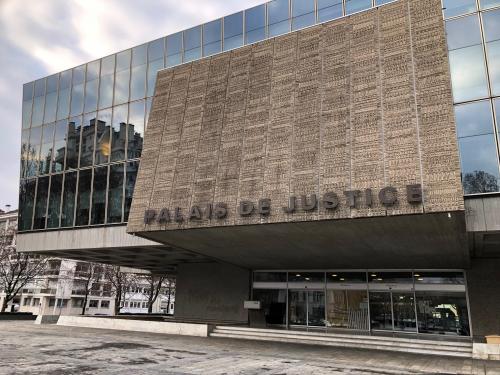 Annecy : le voyeur en série du marché Taine devant le tribunal Annecy : le voyeur en série du marché Taine devant le tribunal