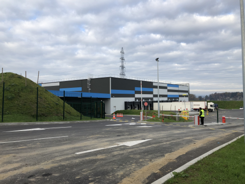 Arrivée d’Amazon à Annecy : les autorités serrent la vis Arrivée d’Amazon à Annecy : les autorités serrent la vis