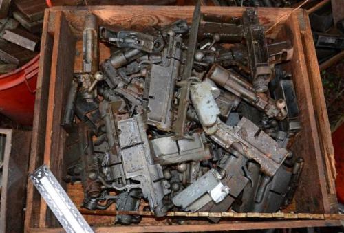 (PHOTOS) 10 tonnes d’armes saisies à Annecy : l’énorme prise de la Police judiciaire des Savoie