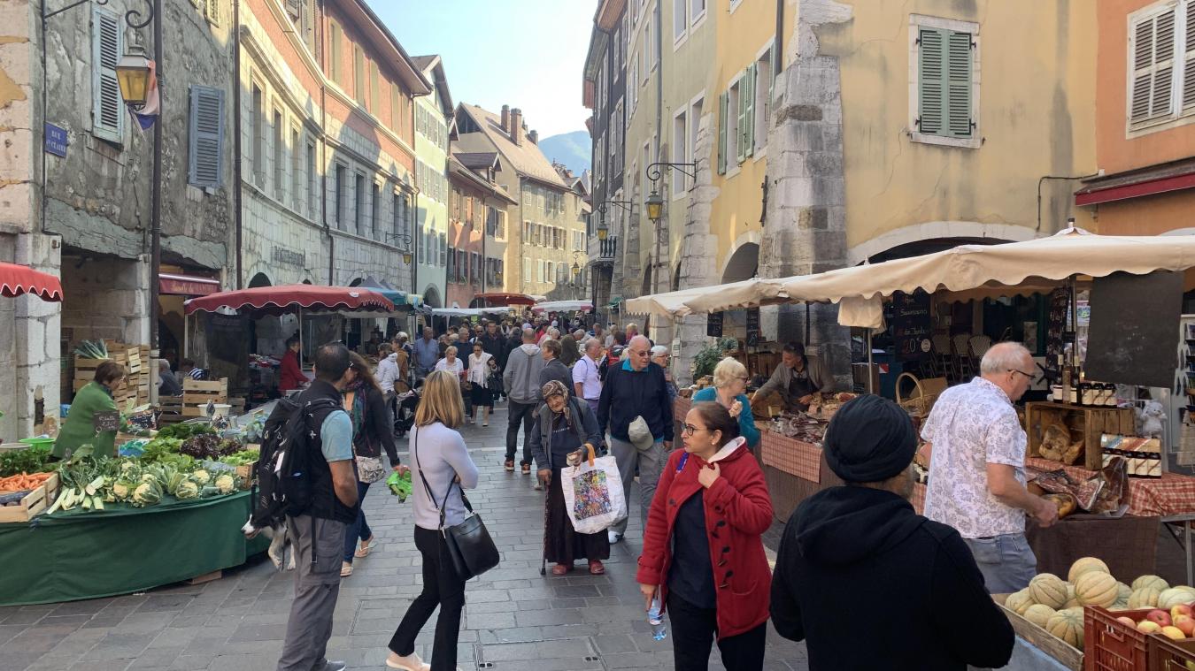 Annecy: dans les coulisses du marché de la vieille ville - Le Messager