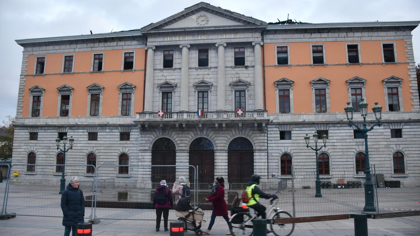Incendie De La Mairie D Annecy La Ville N A Pas Besoin De Cagnottes La Tribune Republicaine