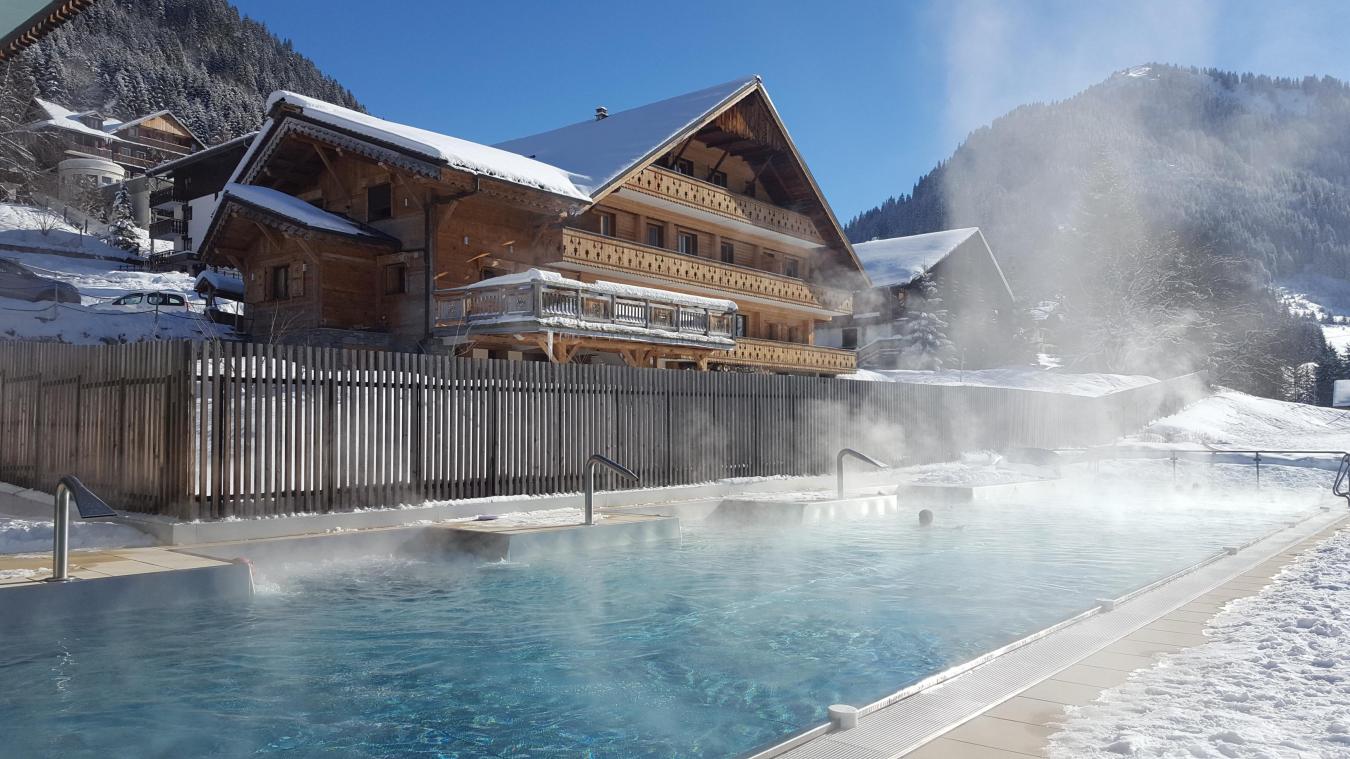 Nouveau A Chatel Des Cours Collectifs Et Un Sauna Exterieur A Forme D O La Savoie
