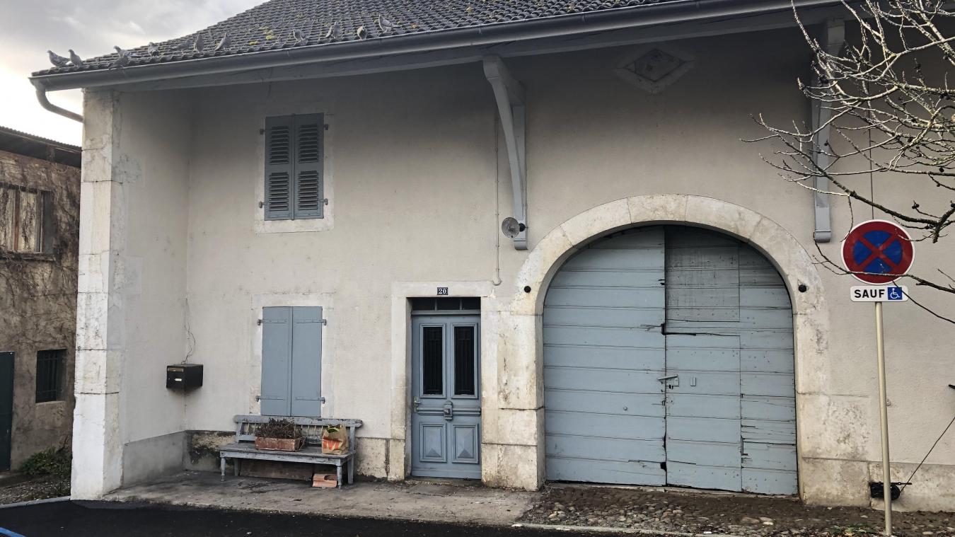 Saint Genis La Creation D Une Superette En Lieu Et Place D Une