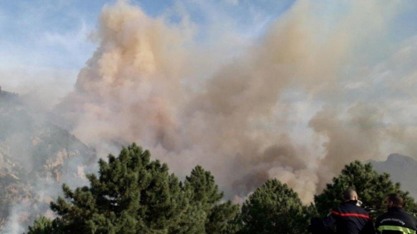Pres De 1 000 Hectares Parcourus Par Un Incendie En Corse Le Messager