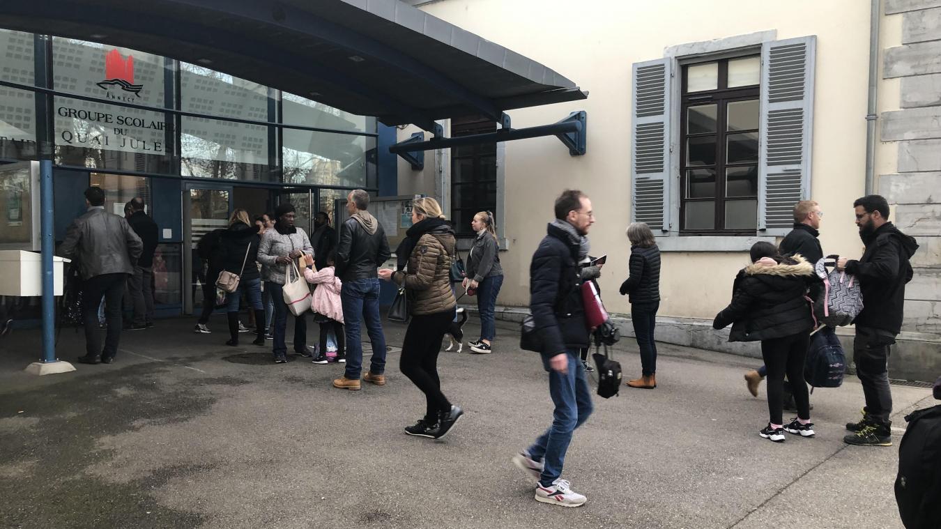 Annecy Les Parents Peu Emballes Par Le Retour A L Ecole Le 11 Mai Le Messager