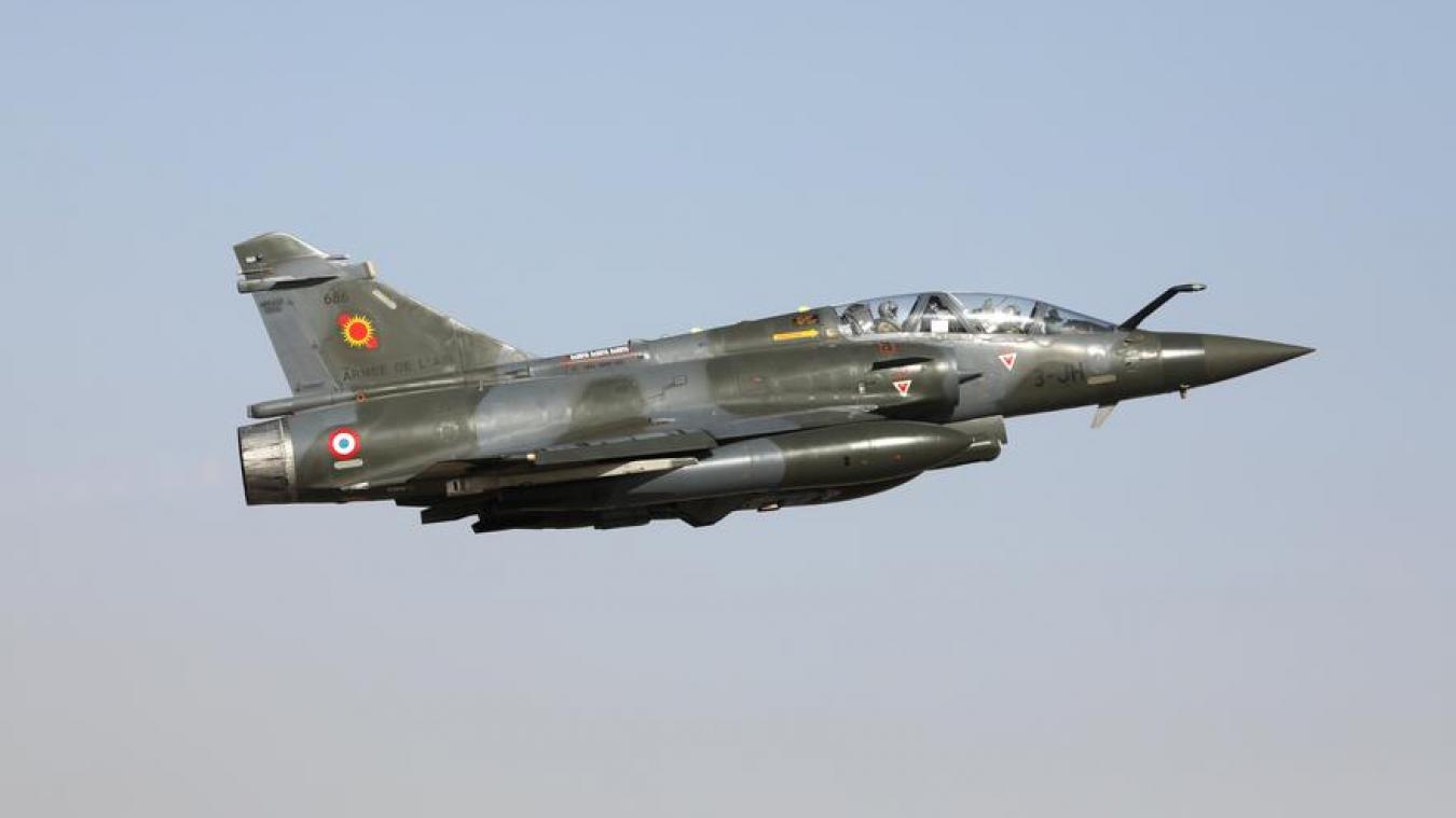 Agglo Albertville Le Ciel Traverse Par Un Avion De Chasse A Tres Basse Altitude La Savoie