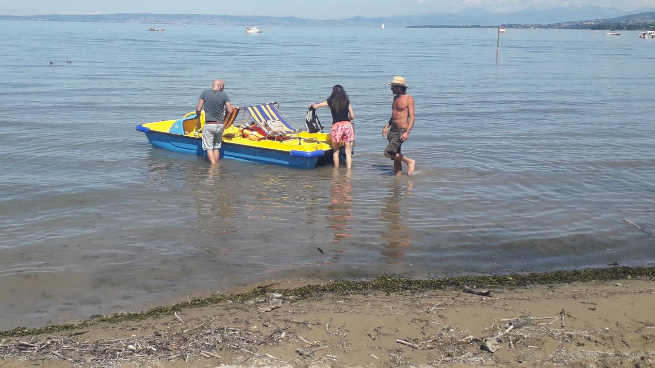 Pedalos Paddles Et Kayaks De Retour Sur La Plage D Excenevex Le