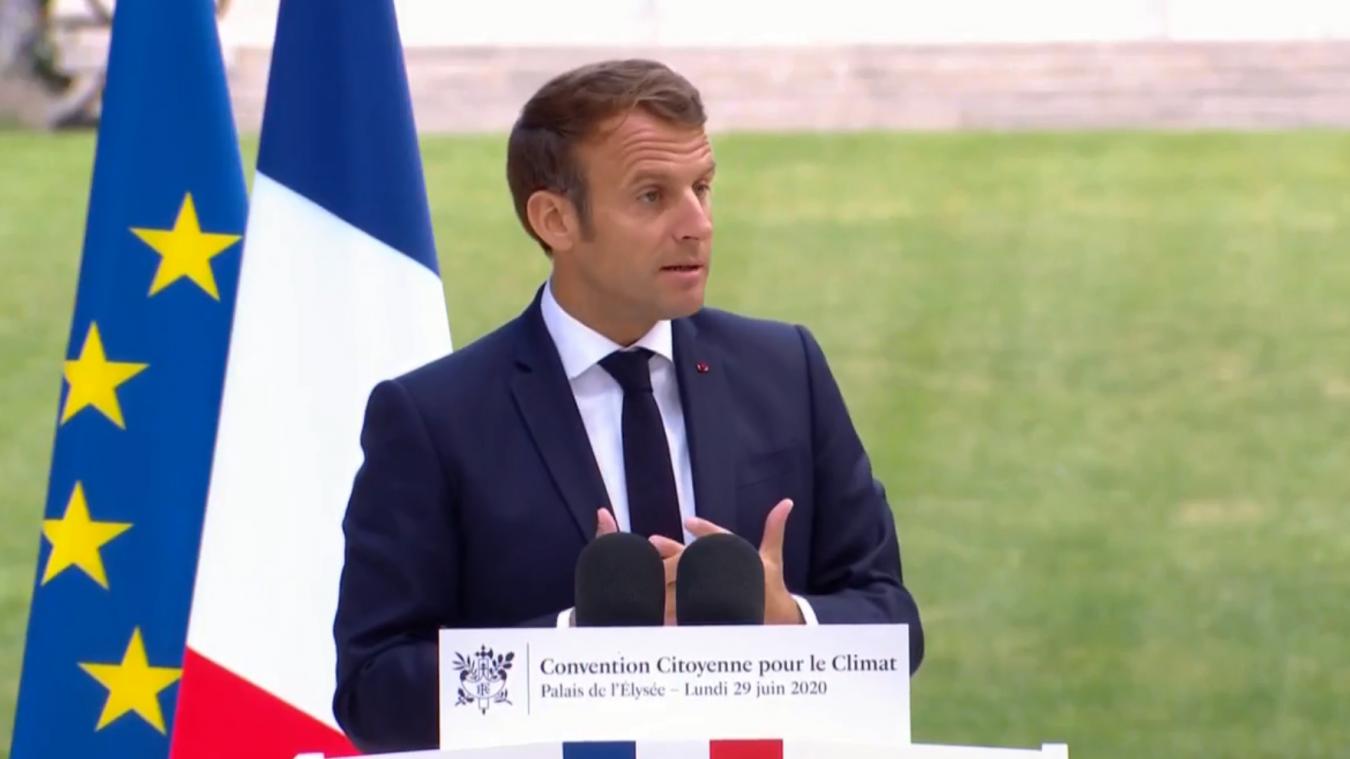 Emmanuel Macron a reçu les 150 membres de la Convention citoyenne pour le climat dans les jardins de l’Élysée.