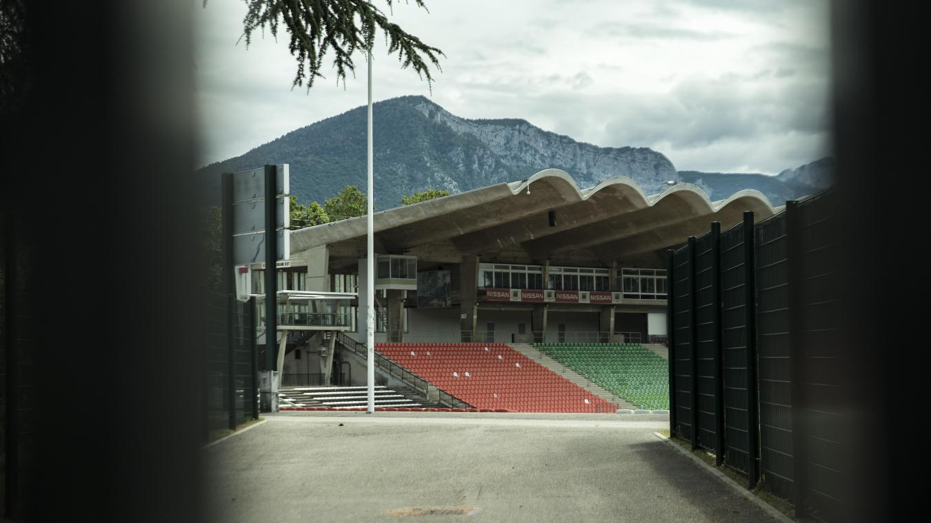 Annecy Le Parc Des Sports Ferme Jusqu A La Fin Du Mois D Octobre Au Moins Le Pays Gessien