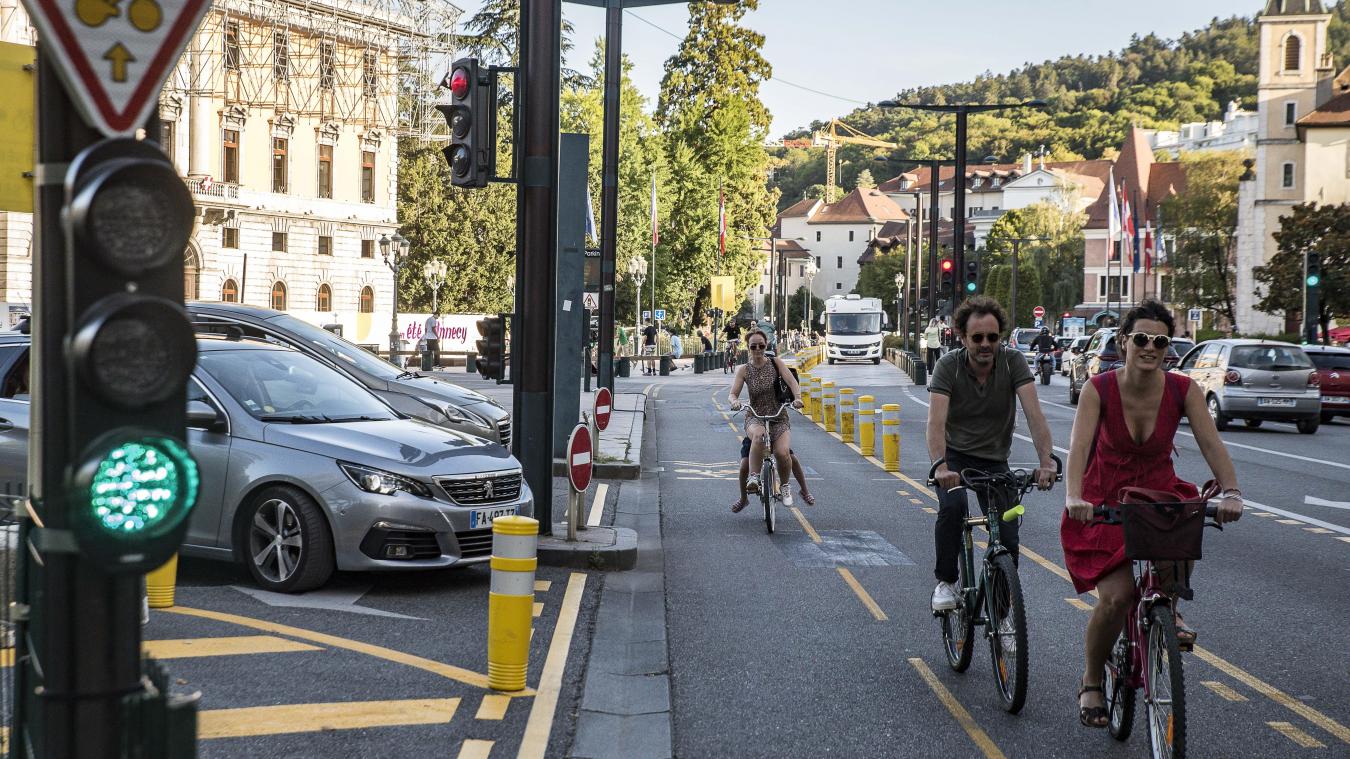 Nouvelle Piste Cyclable A Annecy La Phase De Test Prolongee Jusqu A Fin Septembre L Essor Savoyard