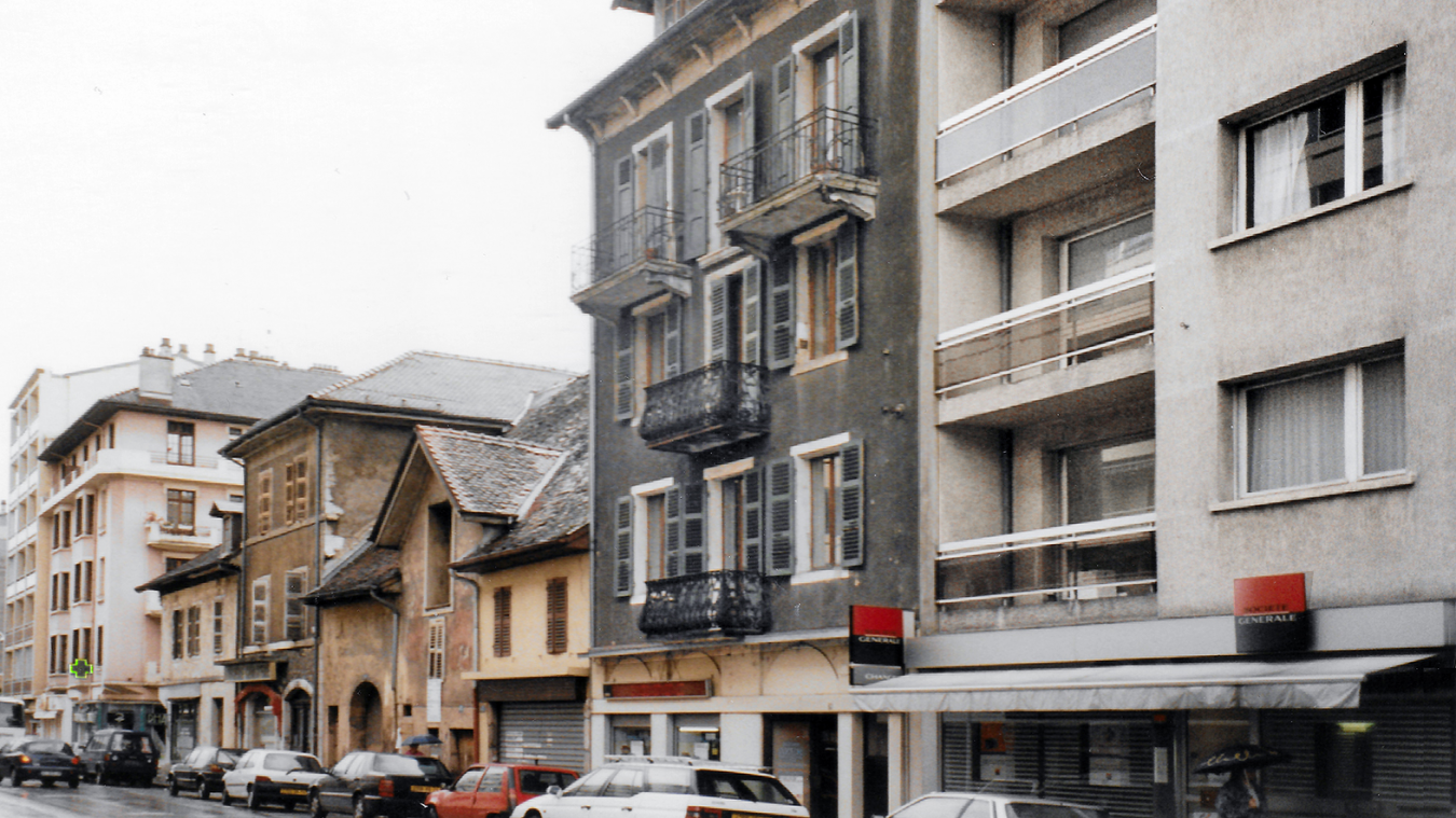 13 Rue De Rumilly 74000 Annecy Il y a 20 ans, Courier révolutionnait le centre-ville d’Annecy - Le