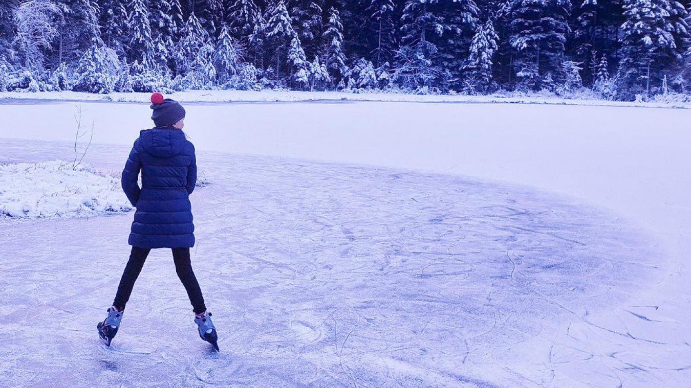 A Mijoux et à Lalleyriat, il est possible de louer des patins, au contraire du lac Genin.