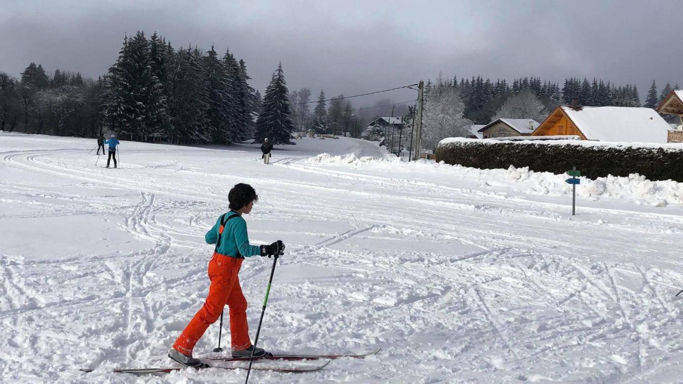 Petits et grands s’adonnaient aux joies de la glisse en ski de fond, samedi 16 janvier à Orange-Montisel, dans une belle ambiance.