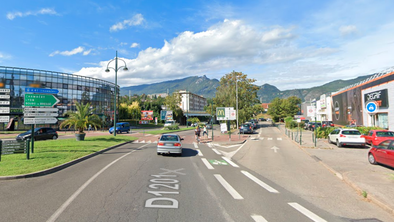 Aix-les-Bains : il percute une voiture de police en ...