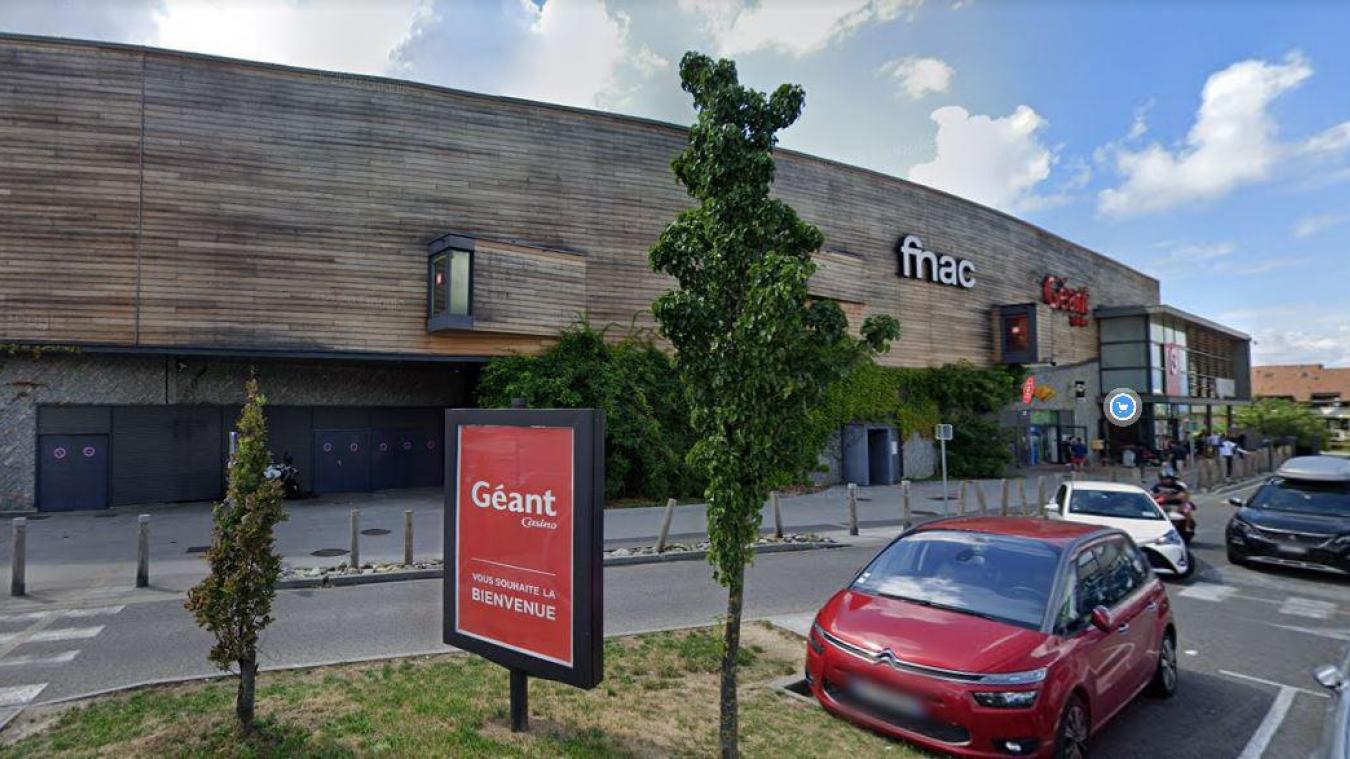 Feu Au Geant Casino D Annemasse Le Magasin A Du Etre Evacue Le Messager