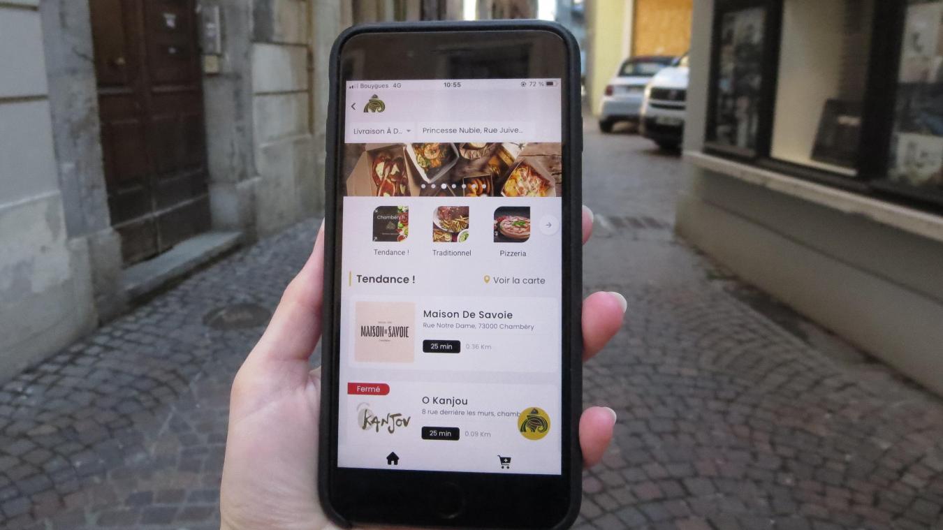 L’application permet aux clients de commander directement ses plats, et même de contacter le restaurant si besoin sans intermédiaire.