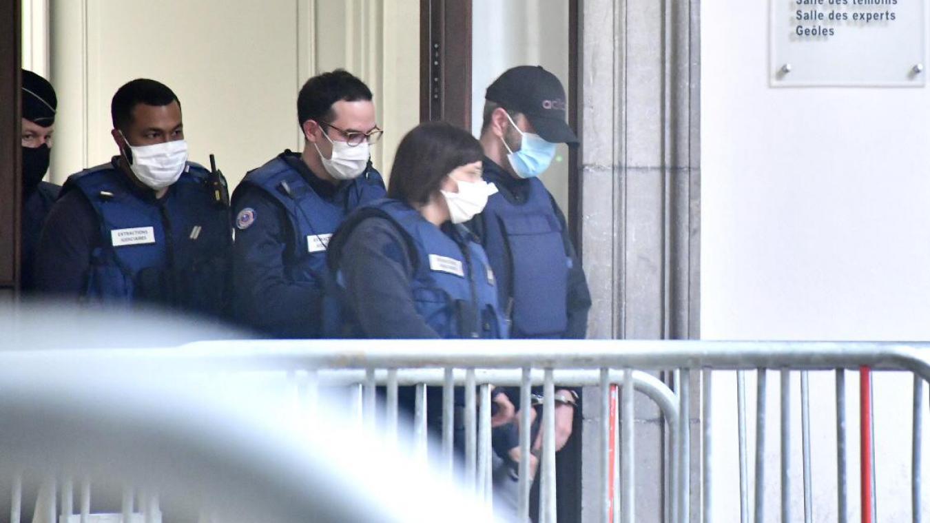 Sous escorte policière, Nordahl Lelandais quitte le palais de justice de Chambéry pour le centre pénitentiaire de Saint-Quentin-Fallavier, vendredi 7 mai.
