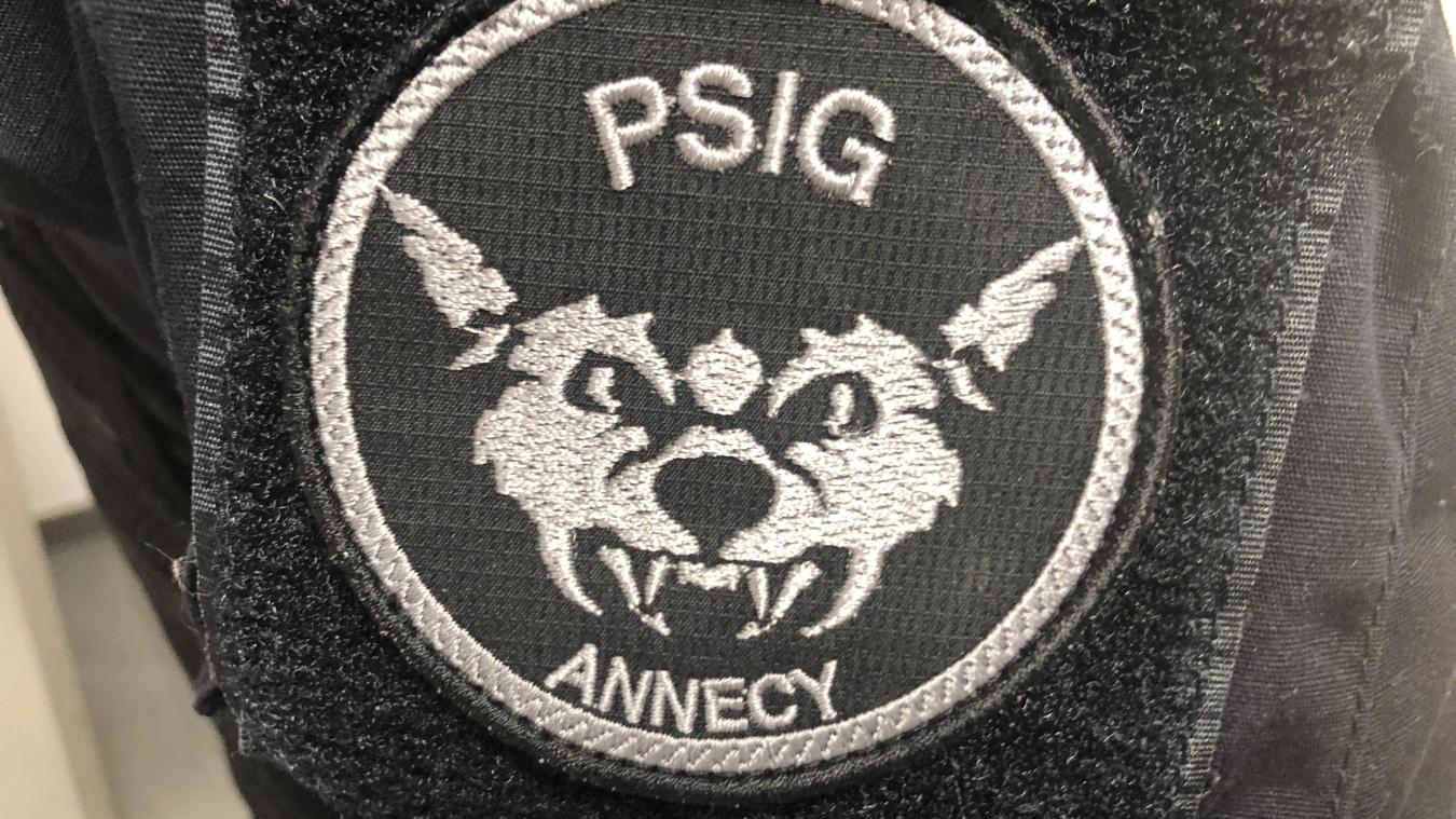 Un officier, 13 sous-officiers et 8 gendarmes adjoints volontaires composent actuellement le PSIG d’Annecy.