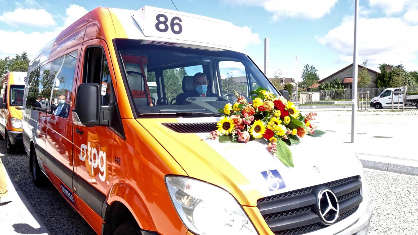 C'est un minibus qui circule désormais entre la gare d'Annemasse et les communes de la campagne genevoise, renforçant le réseau TPG.