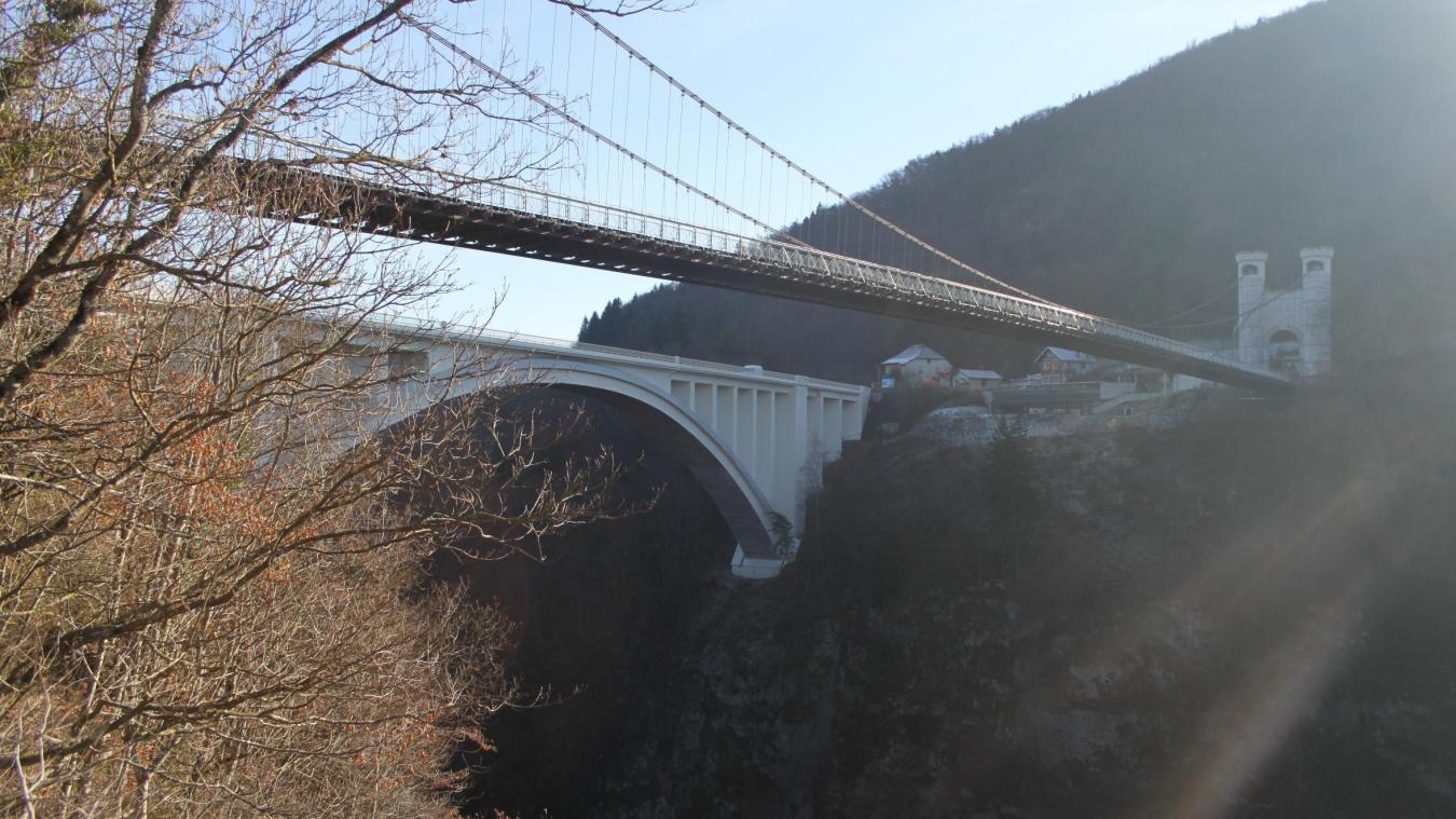 Suicide Pont De La Caille Septembre 2022 Allonzier-la-Caille: une femme saute du pont avec son enfant dans les bras  - Le Messager