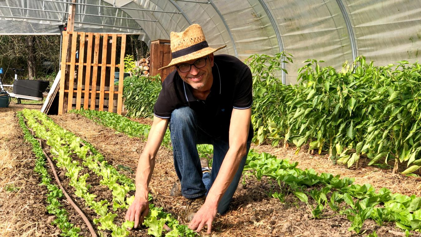 Gwenaël Moulin cultive ses légumes sur un terrain situé près des gorges du Fier.