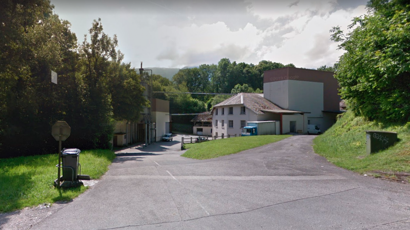 La minoterie Jeandin & Fils est située le long de la route de Thonon, à l’entrée de Perrignier.