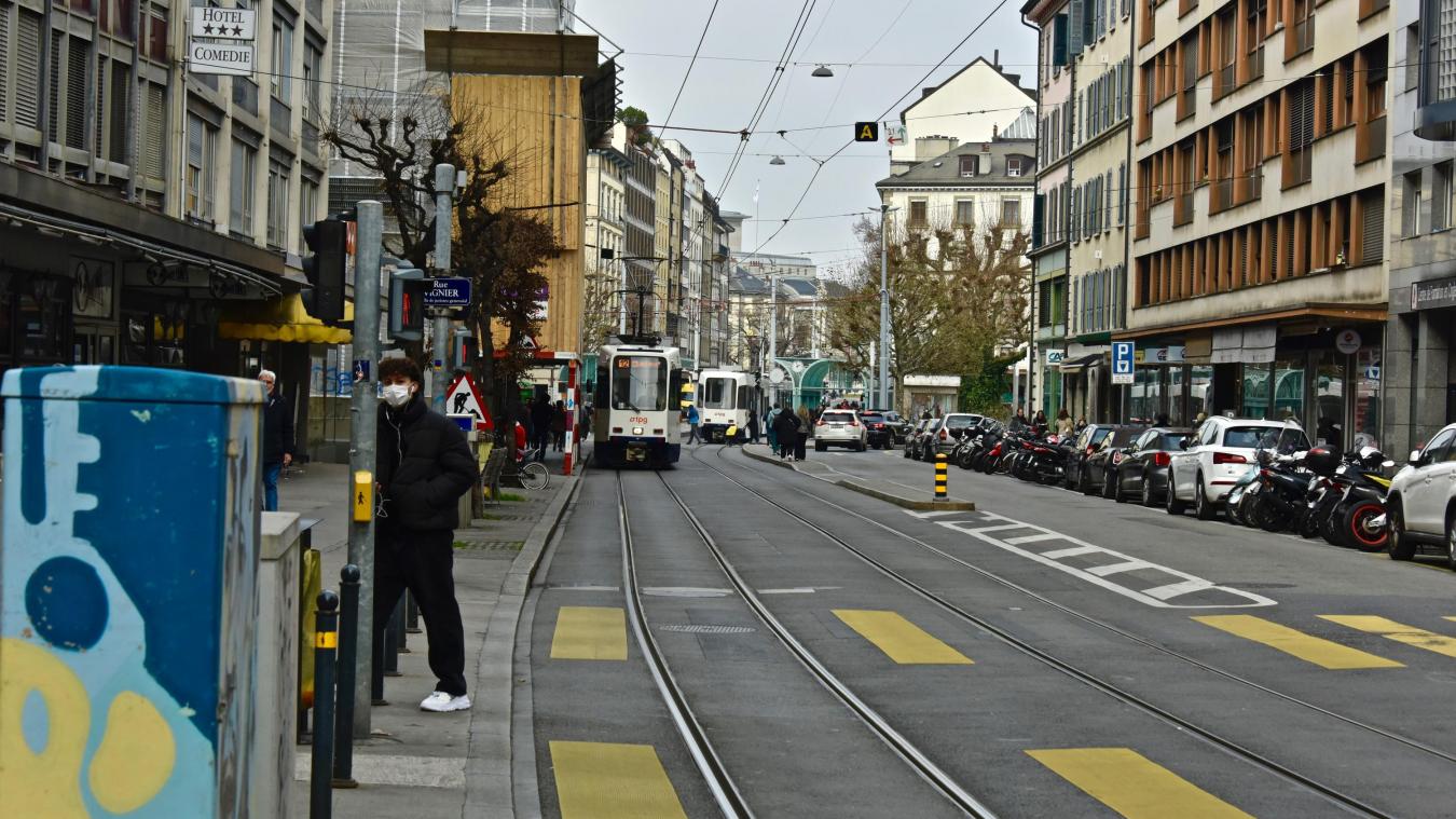 « Cela va changer beaucoup de choses. On va rendre la rue aux habitants, aux piétons et aux vélos », se félicite la maire de Genève. ©DRK