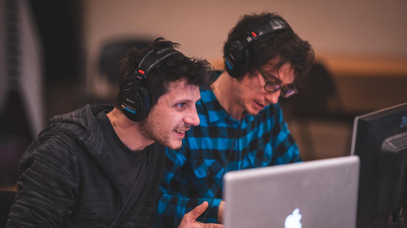 Yann et Jonathan, fondateurs de Zikali, en plein travail de composition.