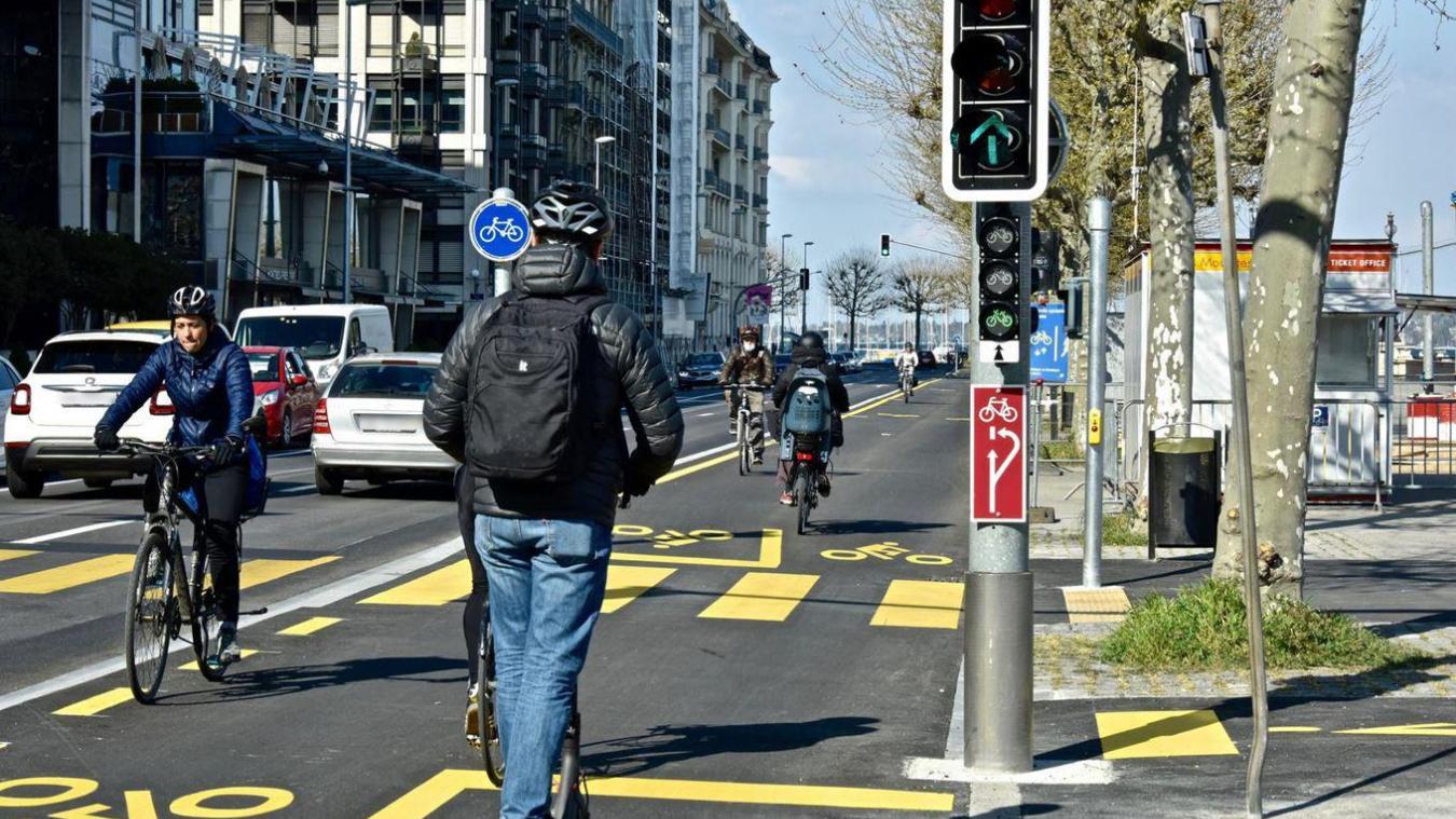 Pour convaincre la population de se déplacer à vélo, y compris électrique, il est indispensable d'offrir des itinéraires directs, sécurisés, confortables et séparés des piétons. Ce sera chose faite dans quelques années à Genève. © DRK