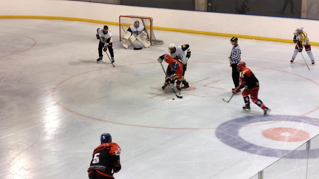 Hockey Albertville les Castors ont fait barrage aux Eléphants La Savoie