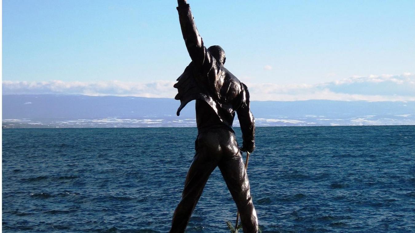 Freddie Mercury, érigé à jamais au bord du lac Léman.