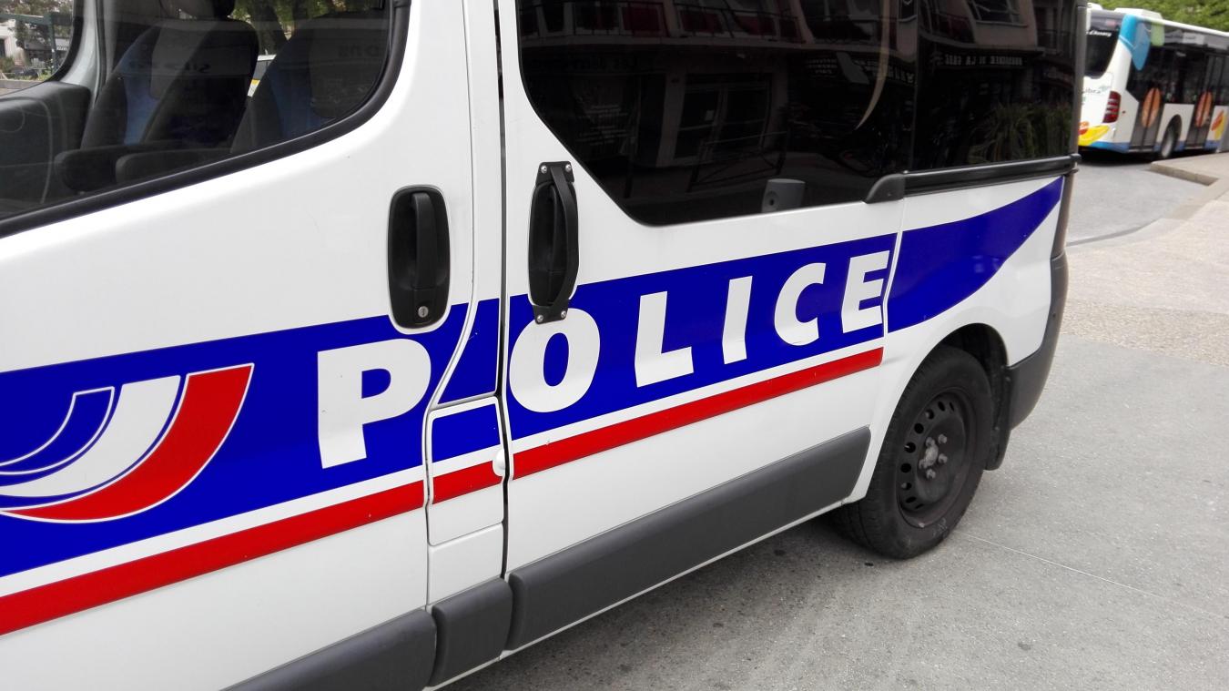 Les policiers d’Annecy ont surpris la transaction entre le dealer et la consommatrice, le 2 mars 2022.