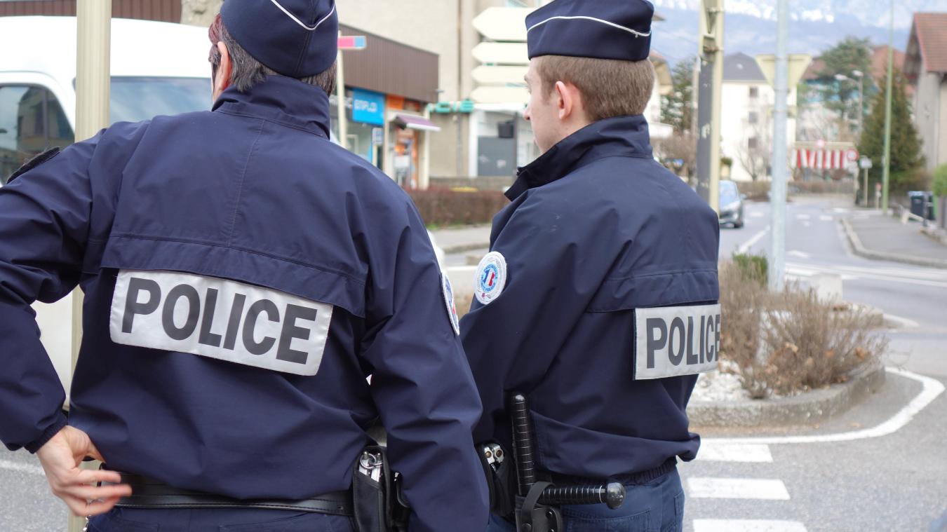 L’individu âgé de 16 ans et originaire de Faverges a insulté la policière.