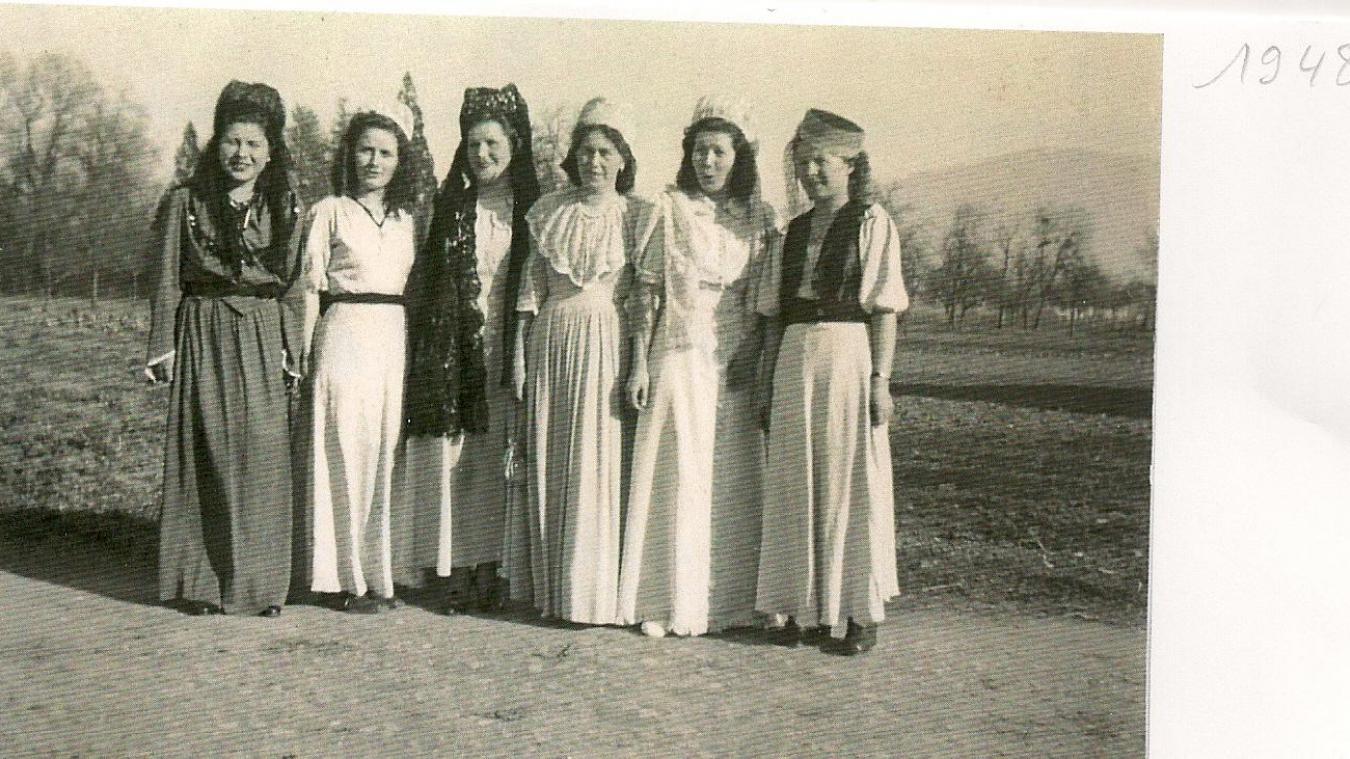 La troupe féminine en 1948.