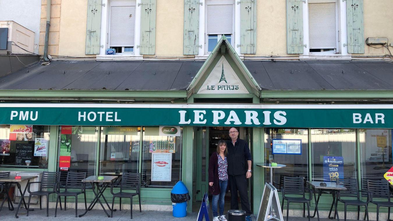 Michèle et Olivier Doré, nouveaux gérants de l’hôtel-bar Le Paris, le jeudi 28 avril.