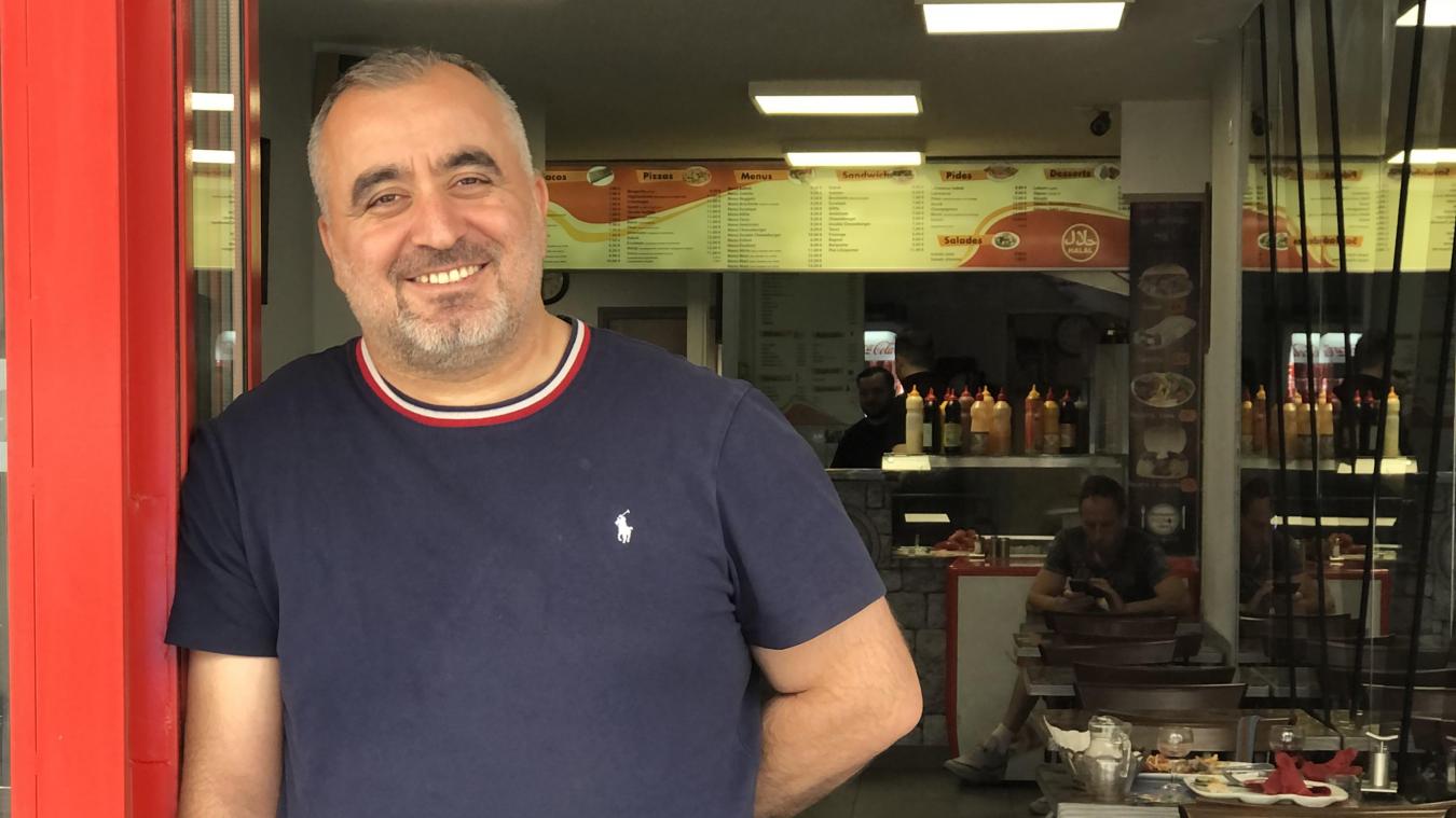 Yucel Ciftci et sa famille tiennent le kebab de la rue Chante coq depuis 15 ans.