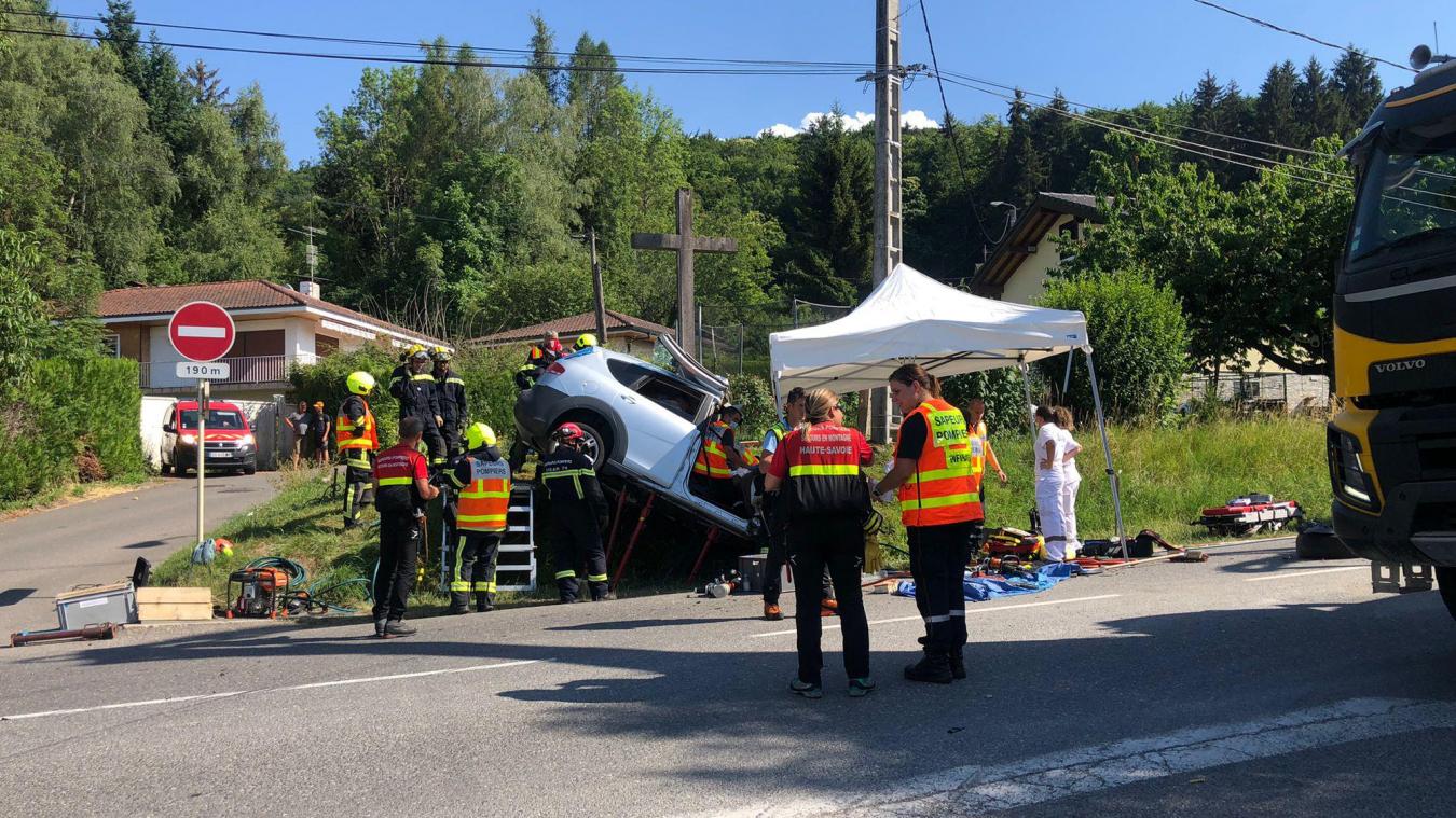 Evian : collision entre un poids lourd et une voiture, un blessé grave